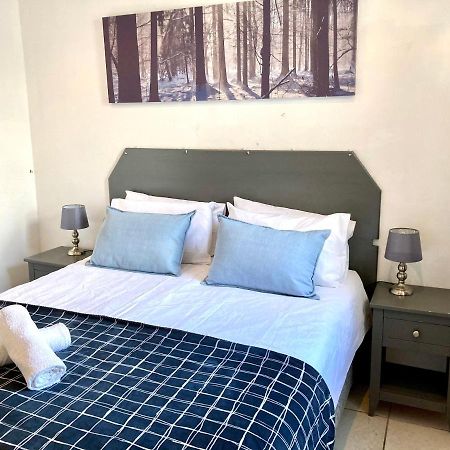 Mangolds Guest House Порт-Элизабет Экстерьер фото